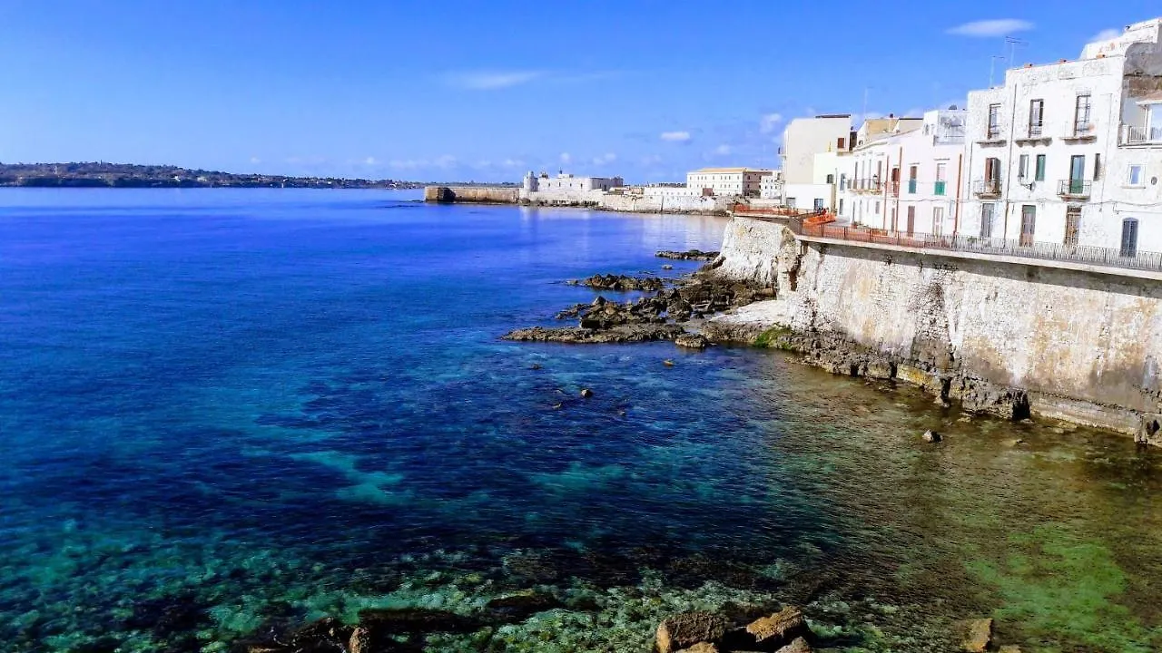 Apartment Elegante Appartamento In Palazzo Storico Ortigia Syracuse Italy