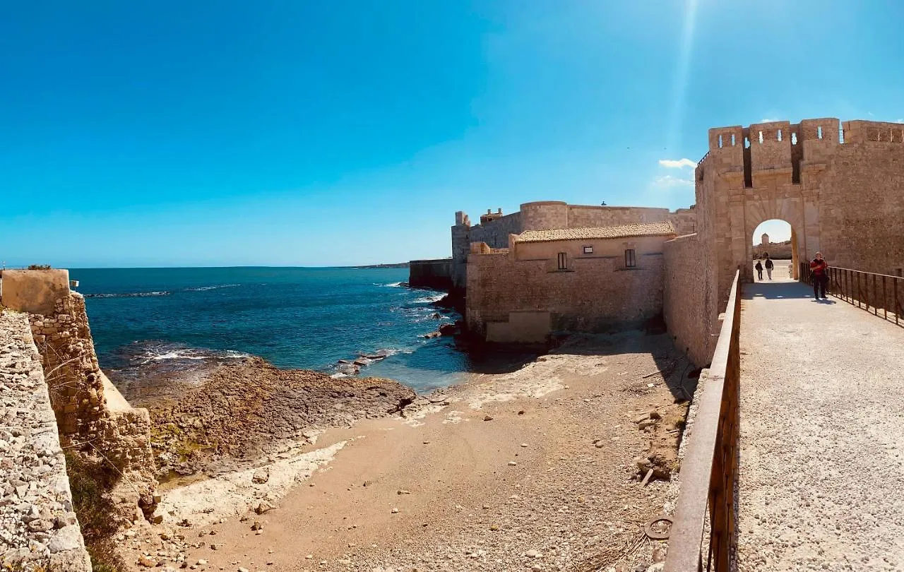 Elegante Appartamento In Palazzo Storico Ortigia Syracuse Lejlighed