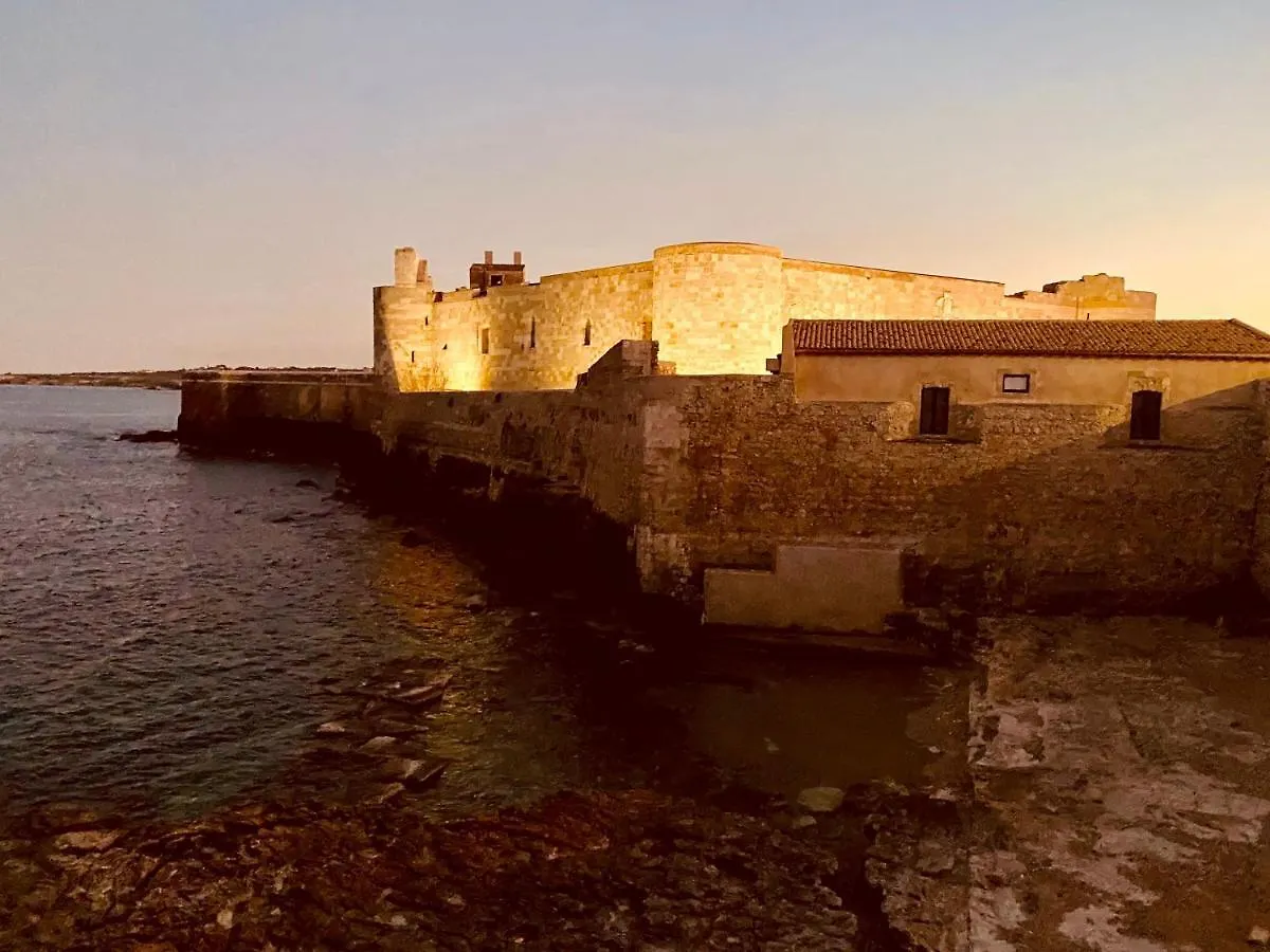 Elegante Appartamento In Palazzo Storico Ortigia Syracuse Lejlighed