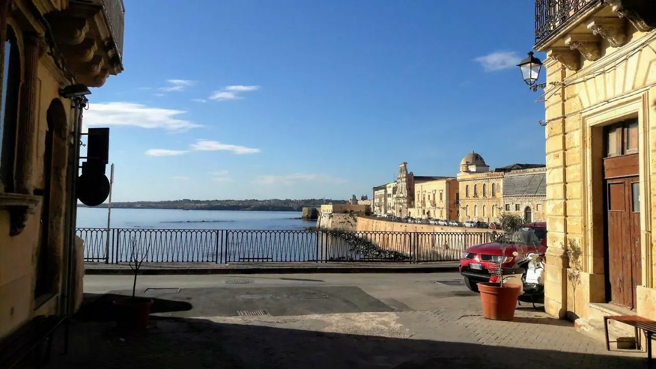 Elegante Appartamento In Palazzo Storico Ortigia Syracuse