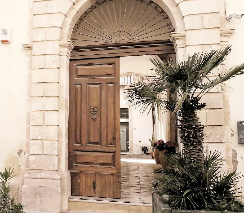 Elegante Appartamento In Palazzo Storico Ortigia Syracuse