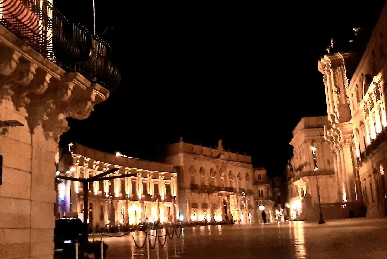 Elegante Appartamento In Palazzo Storico Ortigia Syracuse